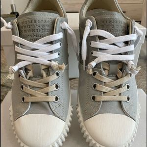 MAISON MARGIELA• Sneakers• Evolution Distressed Canvas/Leather 
• EU41 (US 7)